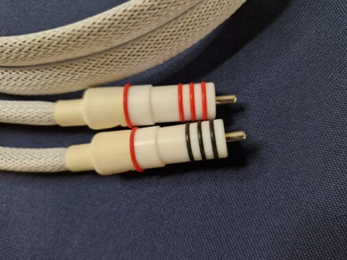 Chord Sarum T Super ARAY Interconnect 2 RCA to 5 PIN DIN 1 Metre