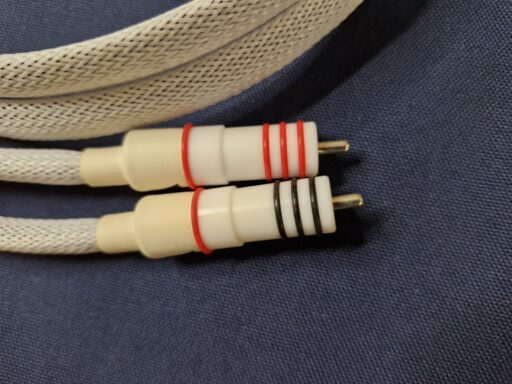 Chord Sarum T Super ARAY Interconnect 2 RCA to 5 PIN DIN 1 Metre